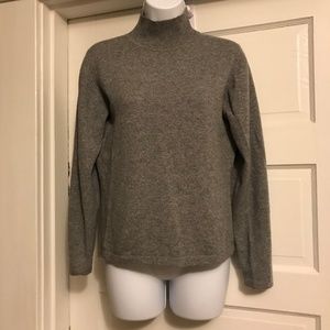 Parisian Signature 100% Cashmere Gray Turtleneck